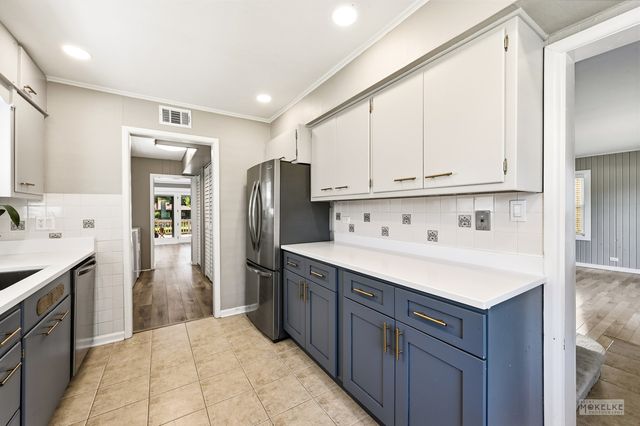 125 W Adams Street, Villa Park, IL 60181