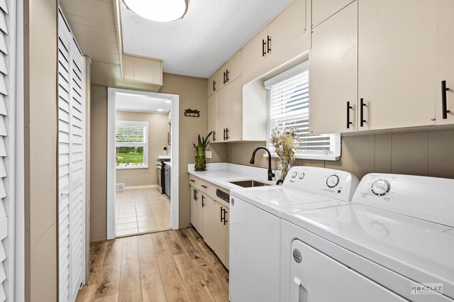 125 W Adams Street, Villa Park, IL 60181