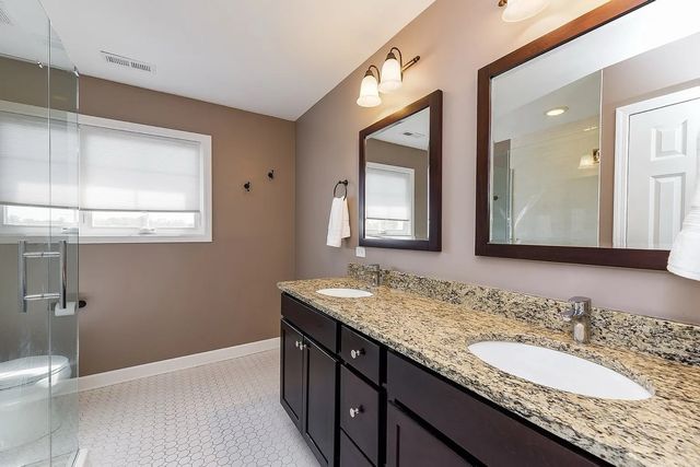 415 N President Street A, Wheaton, IL 60187