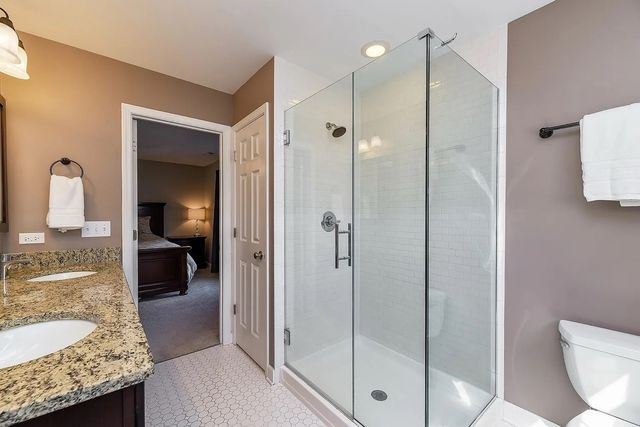 415 N President Street A, Wheaton, IL 60187