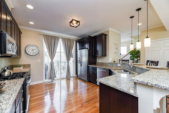 415 N President Street A, Wheaton, IL 60187