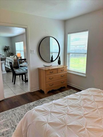 600 Noble Grove Lane, Fort Worth, TX 76140