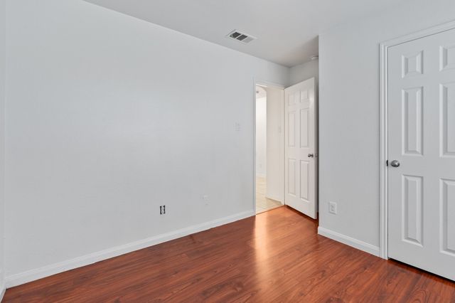 600 Noble Grove Lane, Fort Worth, TX 76140