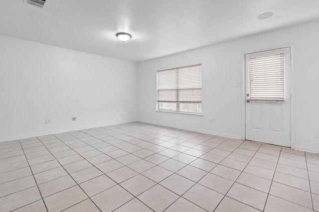 600 Noble Grove Lane, Fort Worth, TX 76140