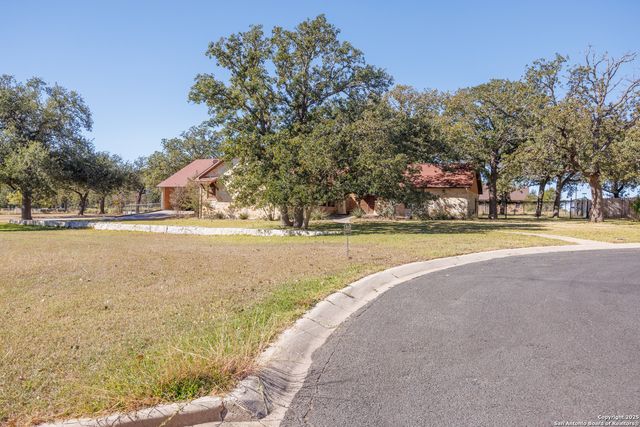1200 Doe Run, Fredericksburg, TX 78624