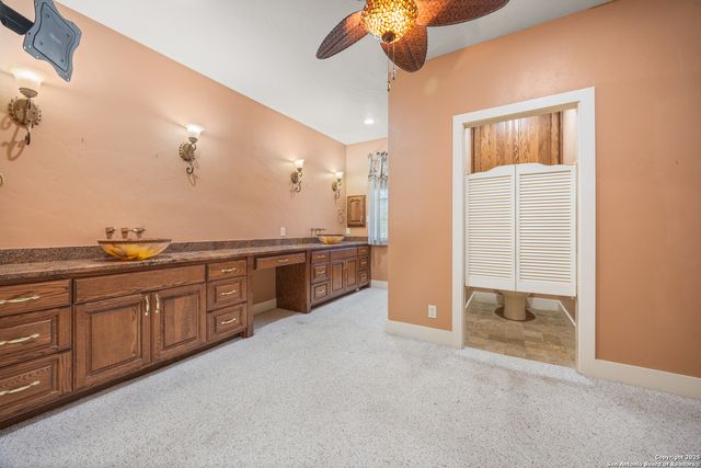 1200 Doe Run, Fredericksburg, TX 78624