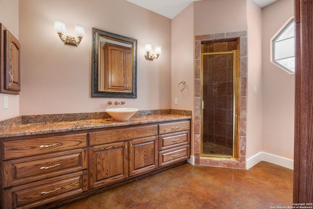 1200 Doe Run, Fredericksburg, TX 78624