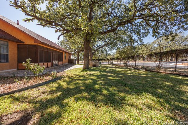 1200 Doe Run, Fredericksburg, TX 78624