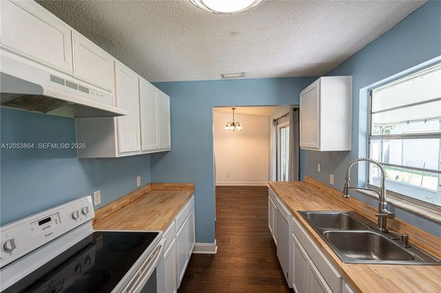 618 SW Ray Ave, Port St. Lucie, FL 34983