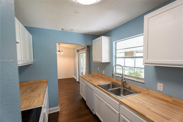 618 SW Ray Ave, Port St. Lucie, FL 34983
