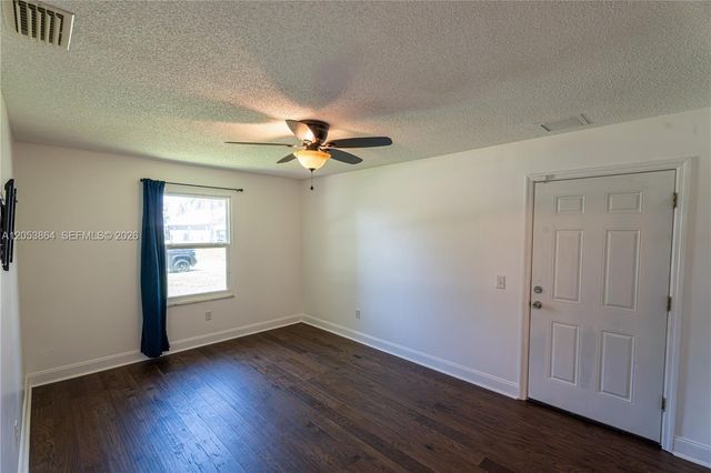 618 SW Ray Ave, Port St. Lucie, FL 34983