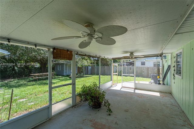 618 SW Ray Ave, Port St. Lucie, FL 34983