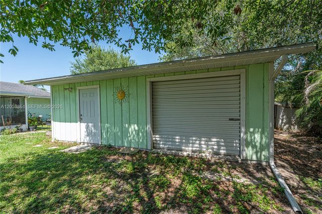 618 SW Ray Ave, Port St. Lucie, FL 34983