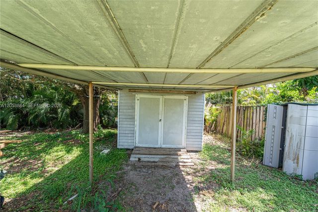 618 SW Ray Ave, Port St. Lucie, FL 34983