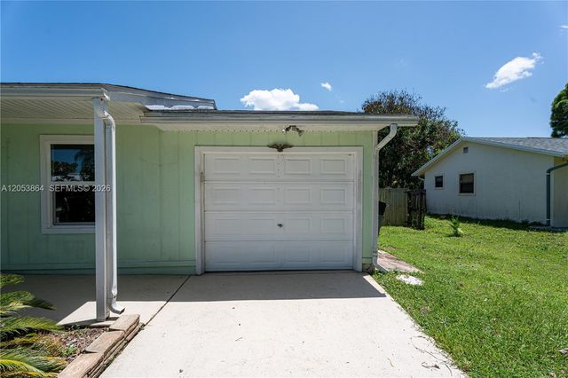618 SW Ray Ave, Port St. Lucie, FL 34983