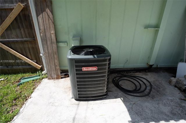 618 SW Ray Ave, Port St. Lucie, FL 34983