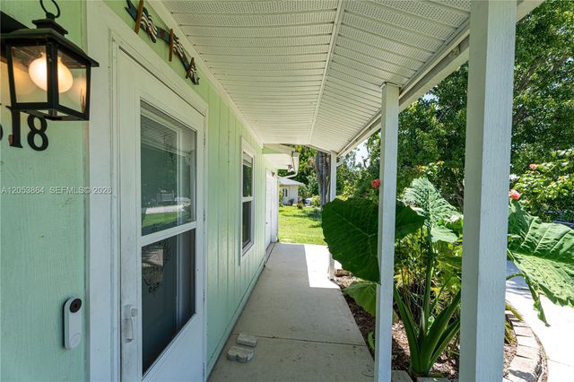 618 SW Ray Ave, Port St. Lucie, FL 34983