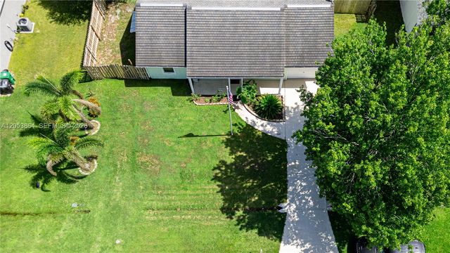 618 SW Ray Ave, Port St. Lucie, FL 34983