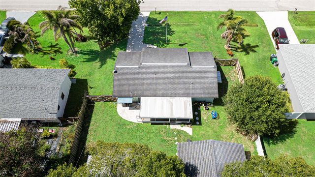 618 SW Ray Ave, Port St. Lucie, FL 34983