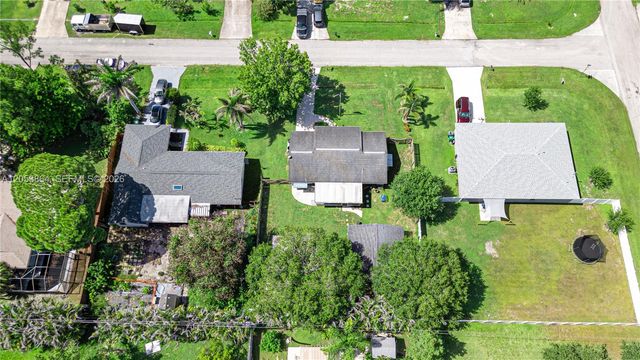 618 SW Ray Ave, Port St. Lucie, FL 34983
