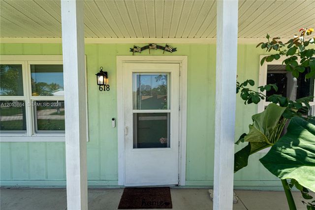 618 SW Ray Ave, Port St. Lucie, FL 34983