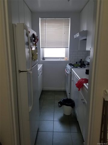 20506 35th Avenue 331, Bayside, NY 11361