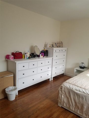 20506 35th Avenue 331, Bayside, NY 11361