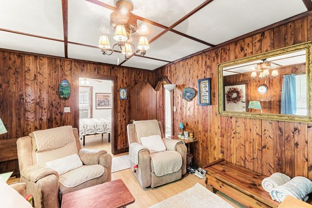 1018 S Graycroft Ave, Madison, TN 37115