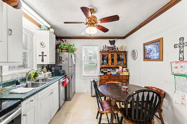 1018 S Graycroft Ave, Madison, TN 37115