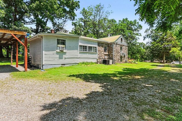 1018 S Graycroft Ave, Madison, TN 37115