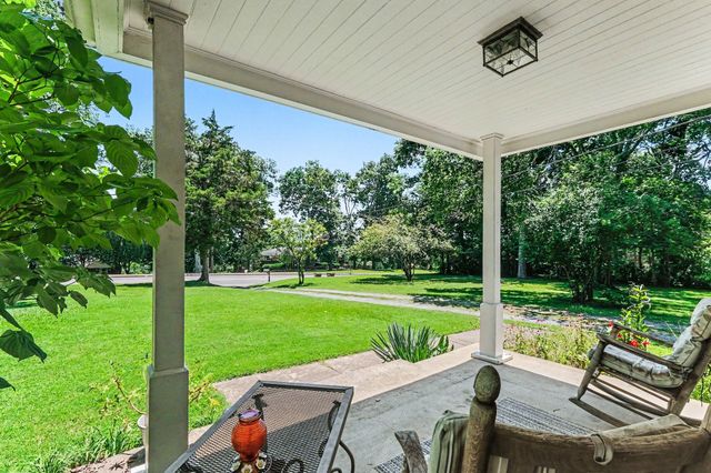1018 S Graycroft Ave, Madison, TN 37115