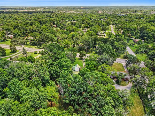 1018 S Graycroft Ave, Madison, TN 37115