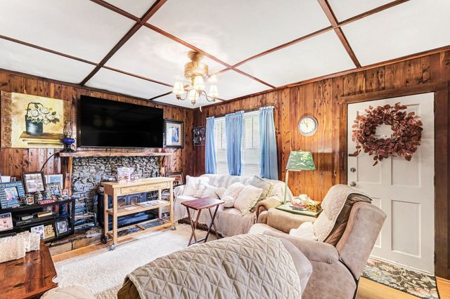 1018 S Graycroft Ave, Madison, TN 37115