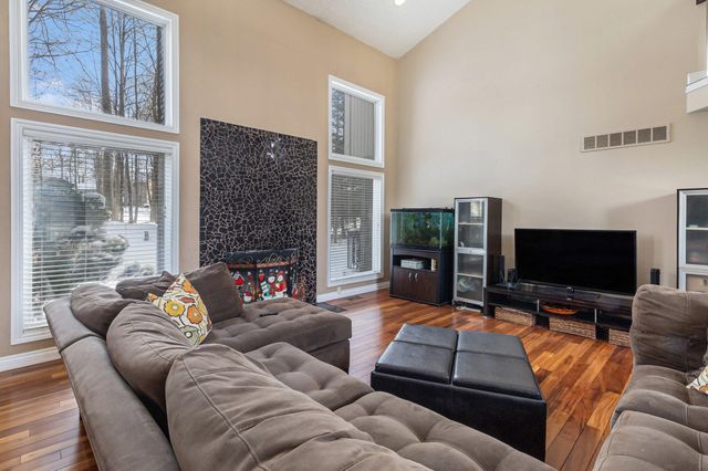 28909 Hidden Trail, Farmington Hills, MI 48331