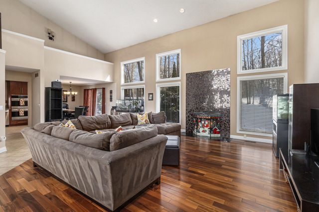 28909 Hidden Trail, Farmington Hills, MI 48331