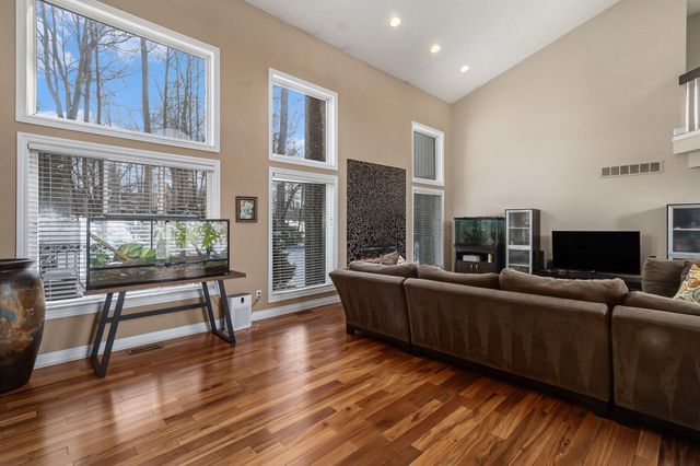 28909 Hidden Trail, Farmington Hills, MI 48331