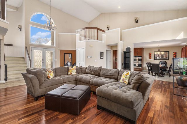 28909 Hidden Trail, Farmington Hills, MI 48331