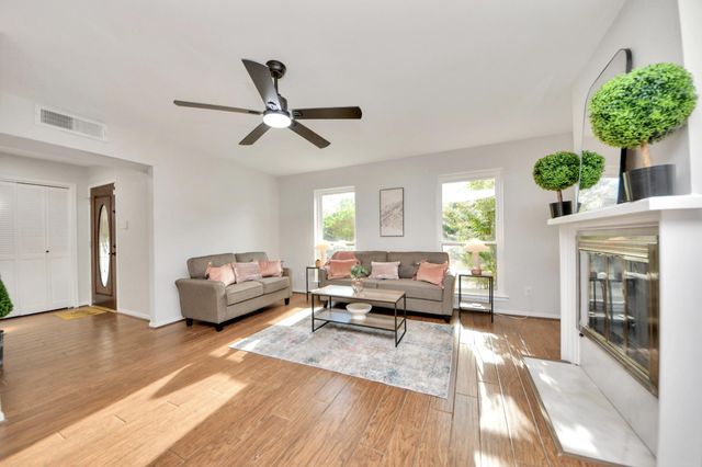 18209 Vinland Drive, Houston, TX 77058