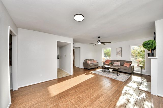 18209 Vinland Drive, Houston, TX 77058