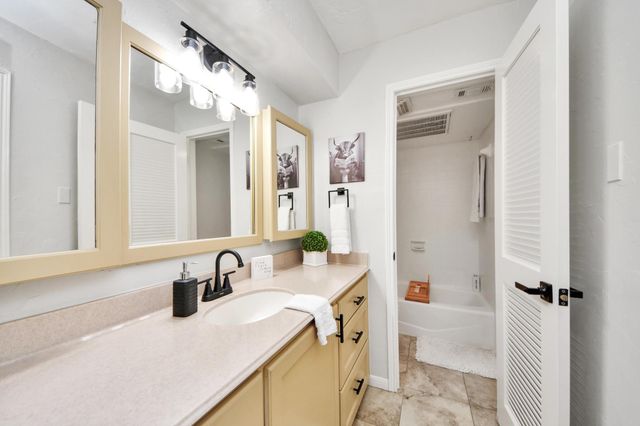 18209 Vinland Drive, Houston, TX 77058