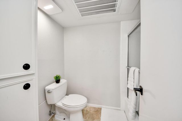 18209 Vinland Drive, Houston, TX 77058