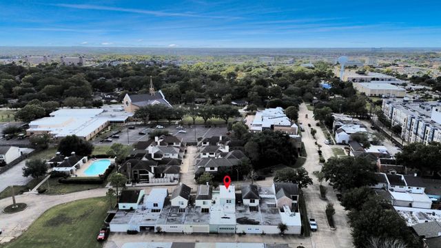 18209 Vinland Drive, Houston, TX 77058