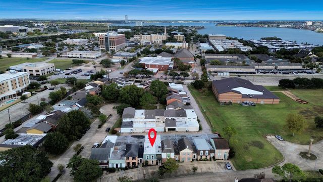 18209 Vinland Drive, Houston, TX 77058