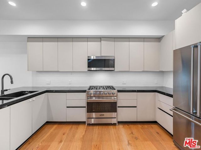 5623 Murray Lane, Los Angeles, CA 90016