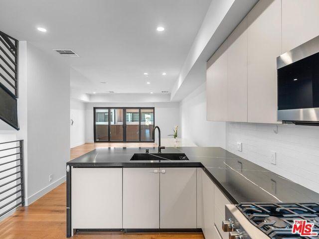 5623 Murray Lane, Los Angeles, CA 90016