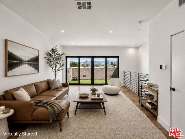 5623 Murray Lane, Los Angeles, CA 90016