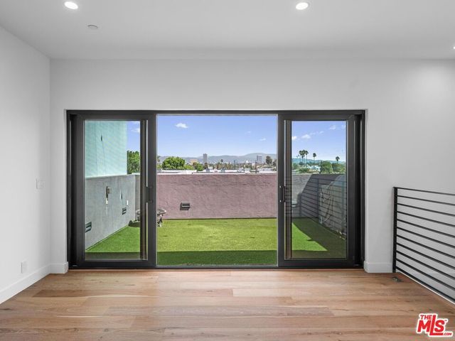 5623 Murray Lane, Los Angeles, CA 90016