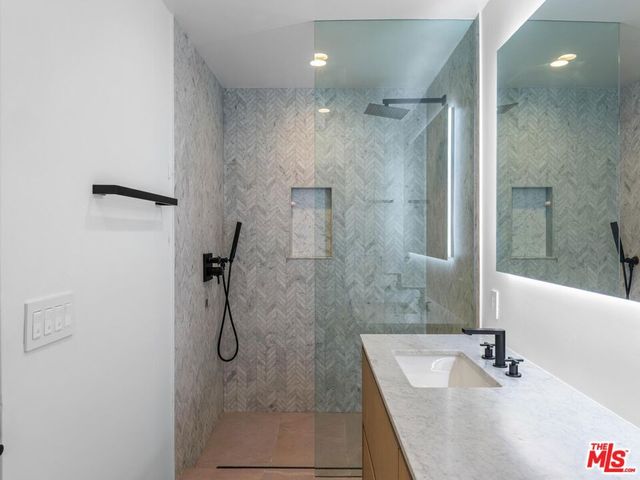 5623 Murray Lane, Los Angeles, CA 90016