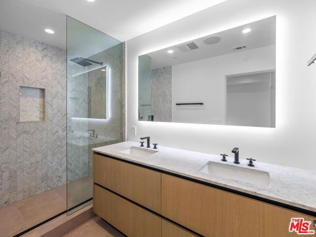 5623 Murray Lane, Los Angeles, CA 90016