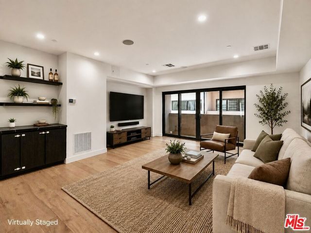 5623 Murray Lane, Los Angeles, CA 90016